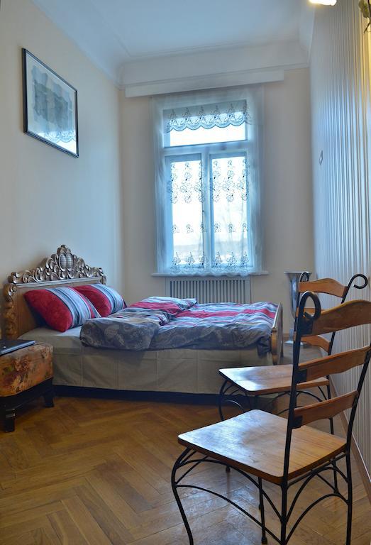 Griboedov Hostel & Suites Tbilisi Quarto foto