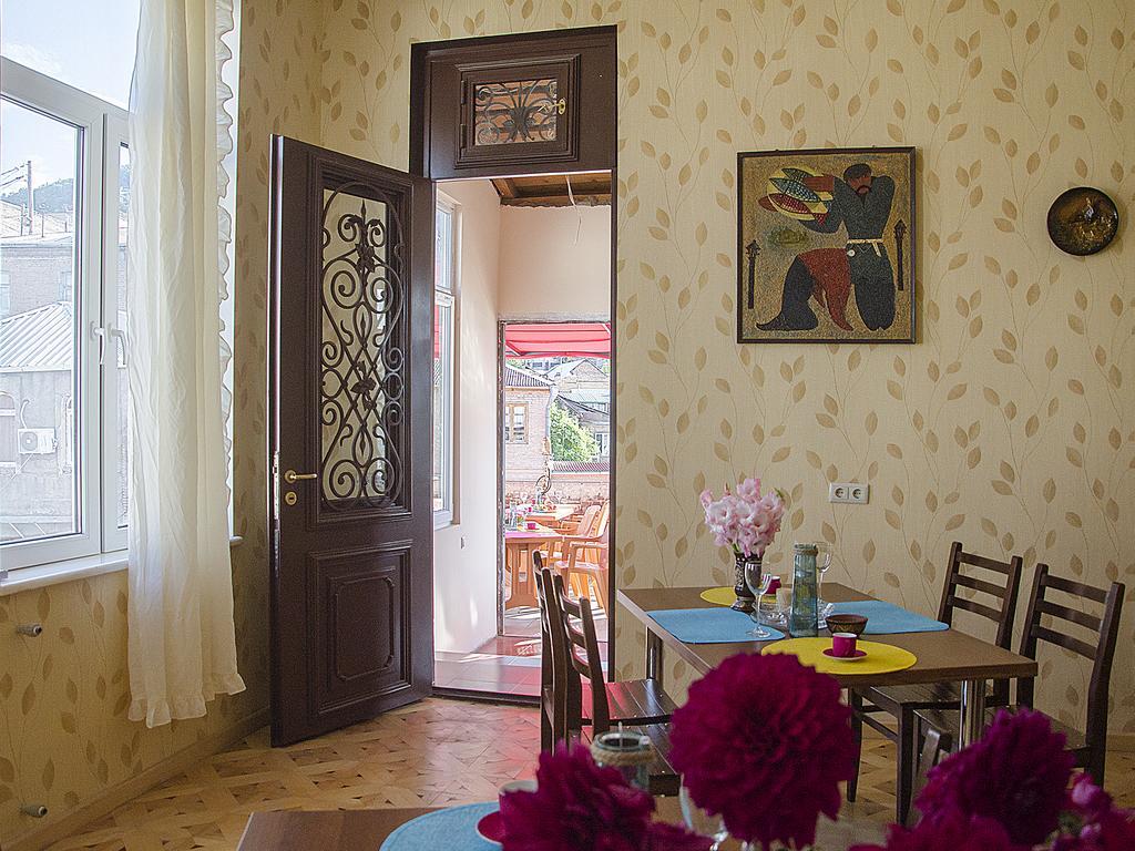 Griboedov Hostel & Suites Tbilisi Exterior foto